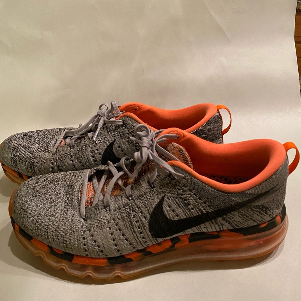 MENS NIKE FLYKNIT AIRMAX RUNNING SHOE SIZE 8.5